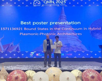 Best Poster Award for Yunfeng Li, Chiang Mai, Thailand.